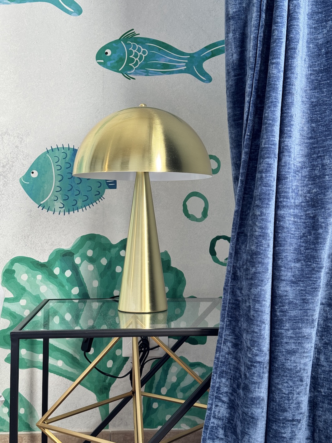 Dettaglio lampada e decorazioni marine a tema acquatico, Camera Acquario Le Stanze sul Mare Borgio Verezzi